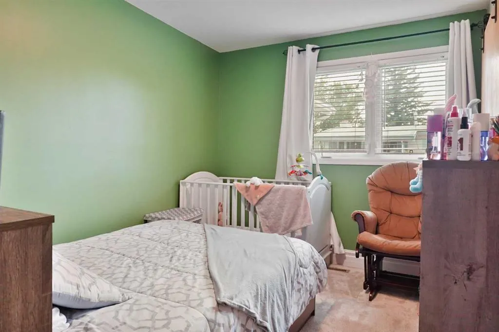 15 Sheridan Place W