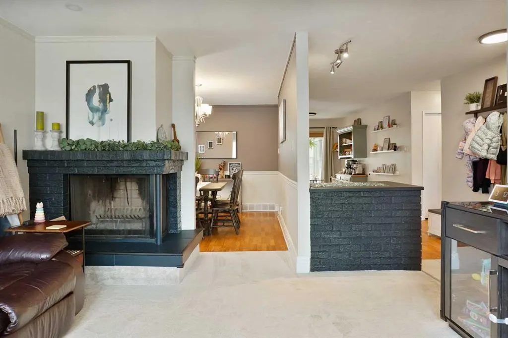 15 Sheridan Place W