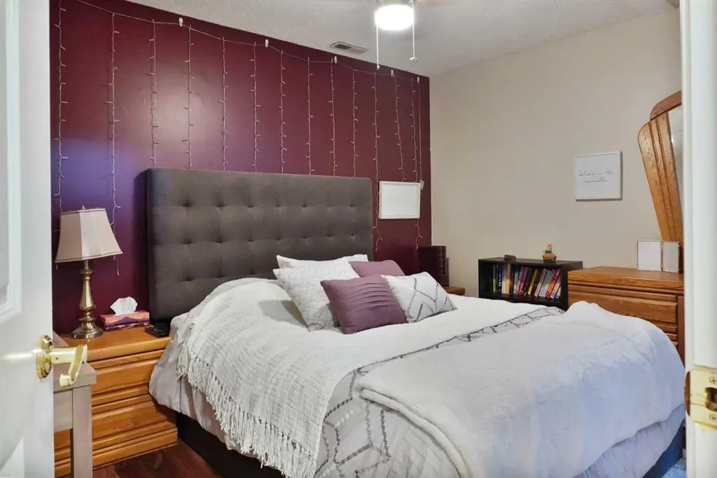 15 Sheridan Place W