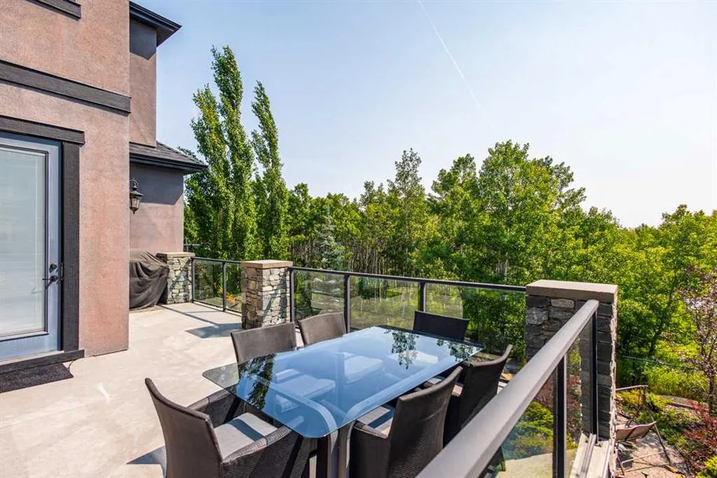 55 Aspen Ridge Court SW