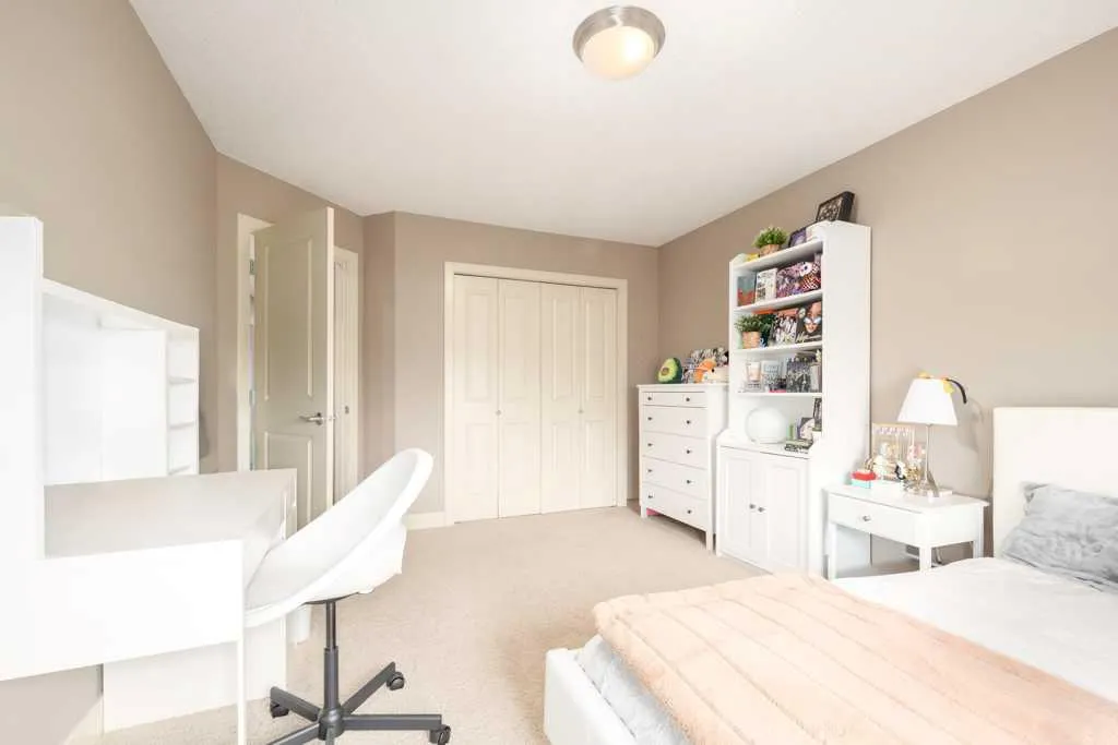 24 Aspen Meadows Green SW