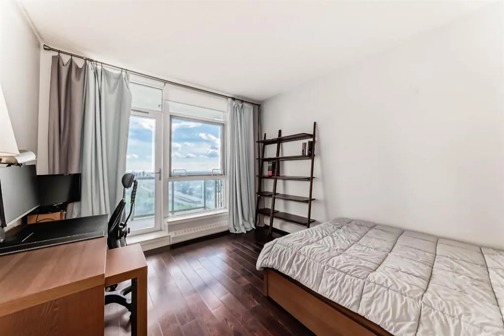 77 Spruce Place SW, #1907