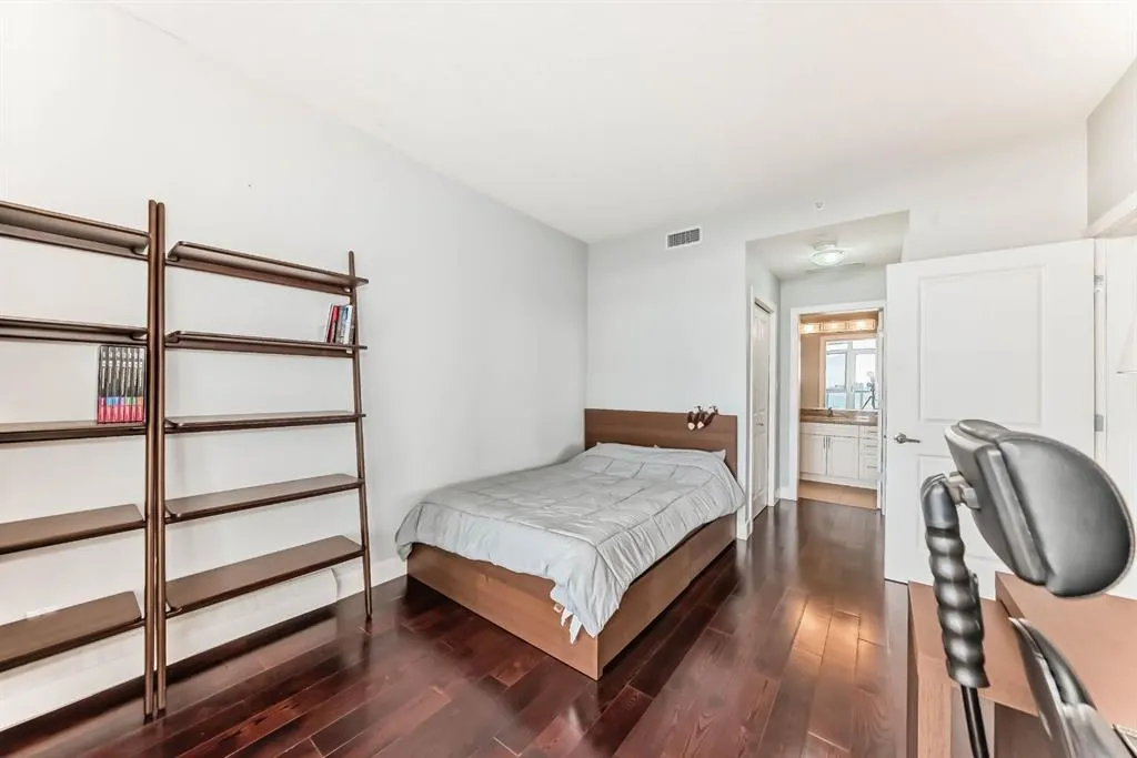77 Spruce Place SW, #1907