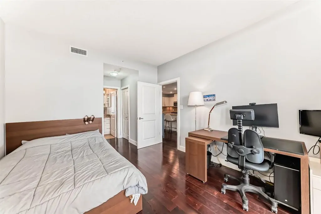 77 Spruce Place SW, #1907