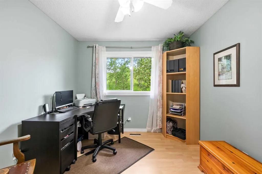 489 Lake Ontario Place SE