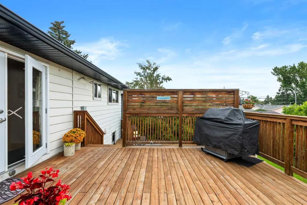 489 Lake Ontario Place SE