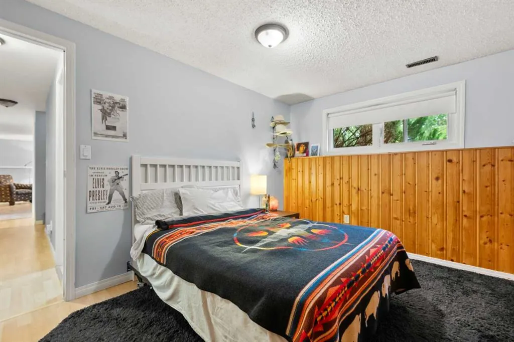 489 Lake Ontario Place SE