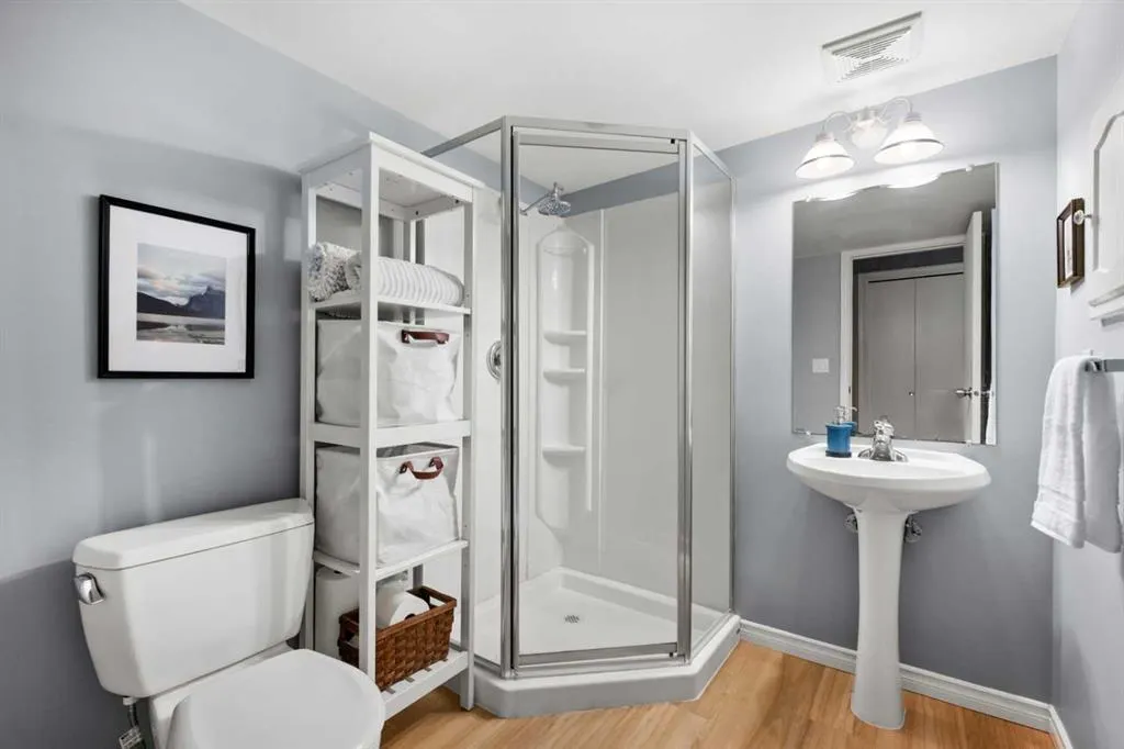489 Lake Ontario Place SE