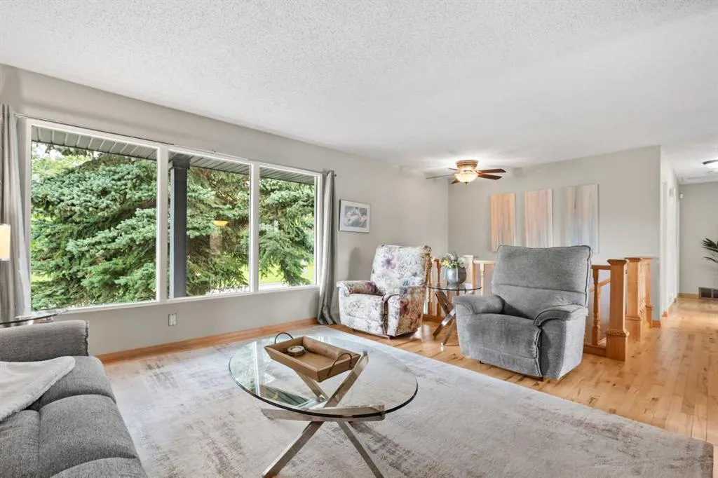 489 Lake Ontario Place SE