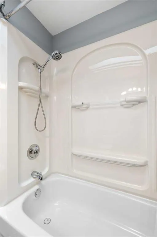 489 Lake Ontario Place SE