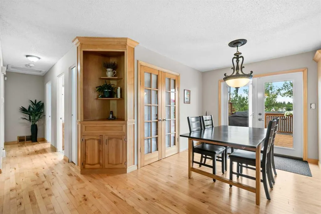 489 Lake Ontario Place SE