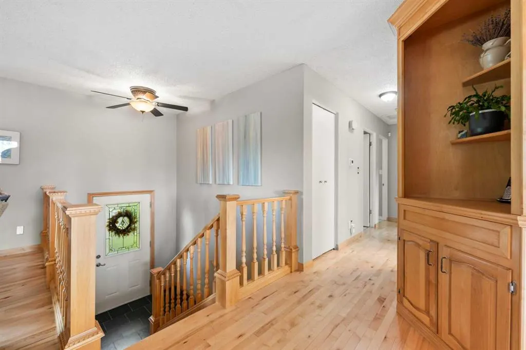 489 Lake Ontario Place SE