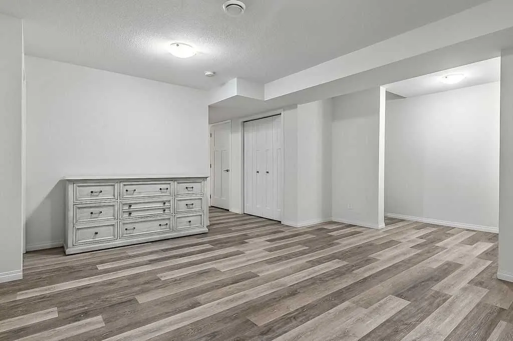 38 Reynolds Gate SW