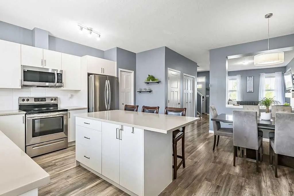38 Reynolds Gate SW