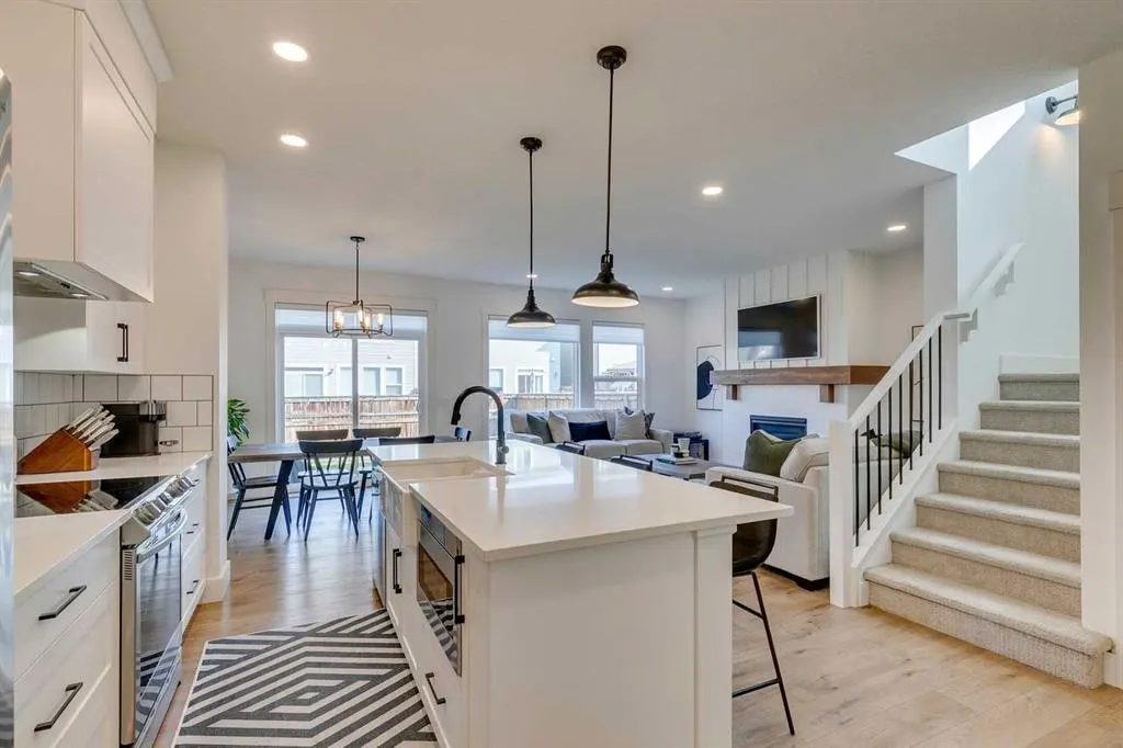 150 Creekstone Passage SW