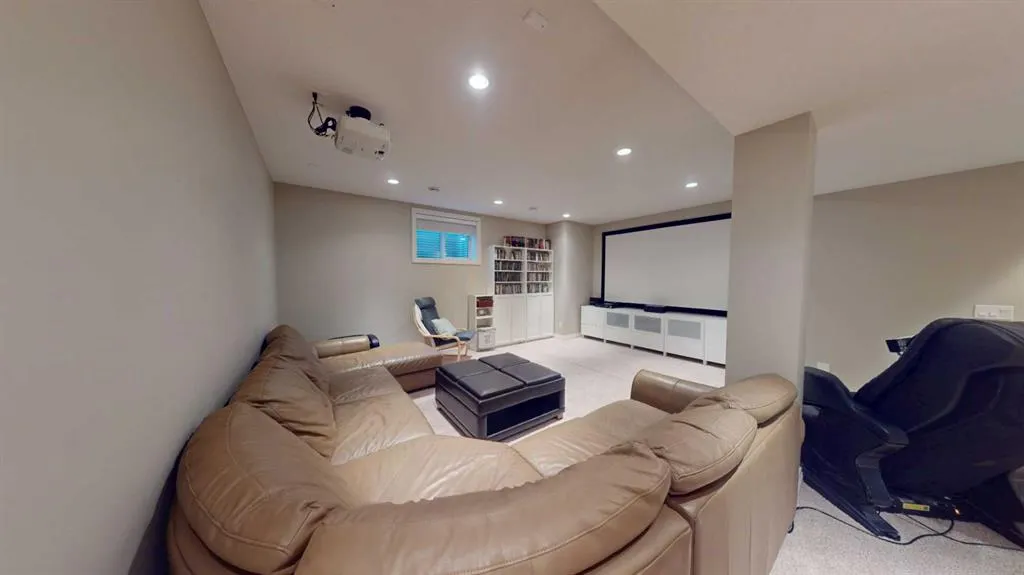 230 Mahogany Place SE
