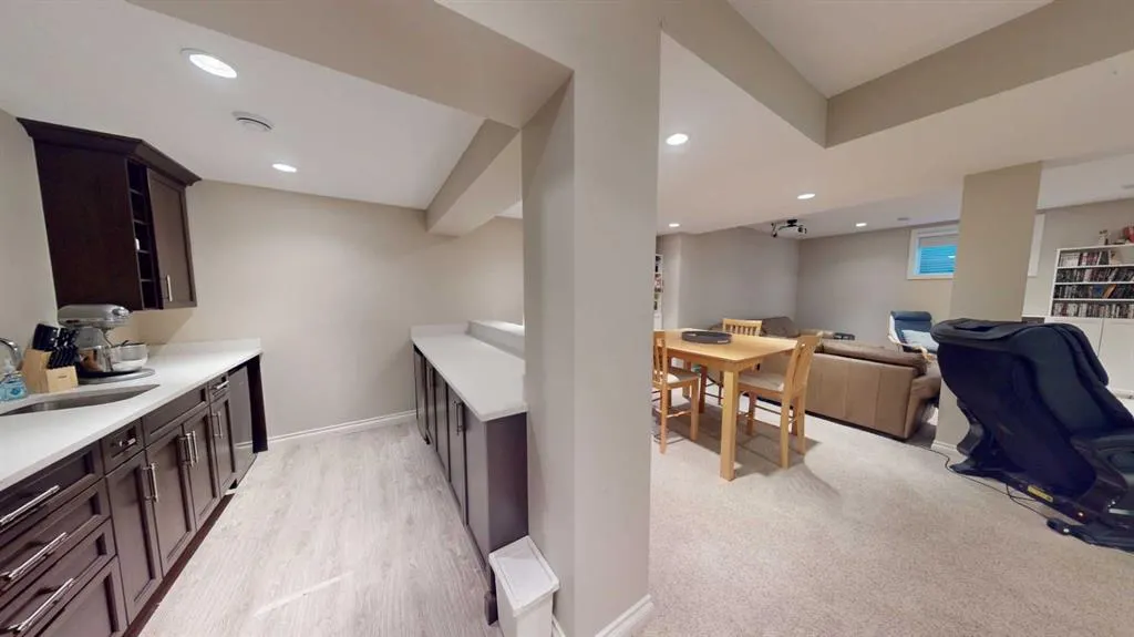 230 Mahogany Place SE