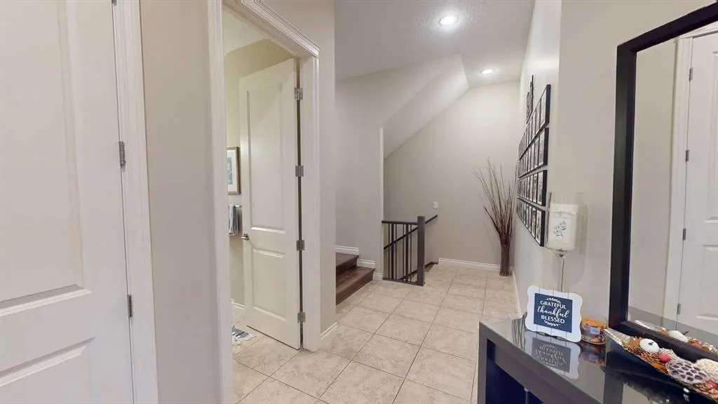 230 Mahogany Place SE