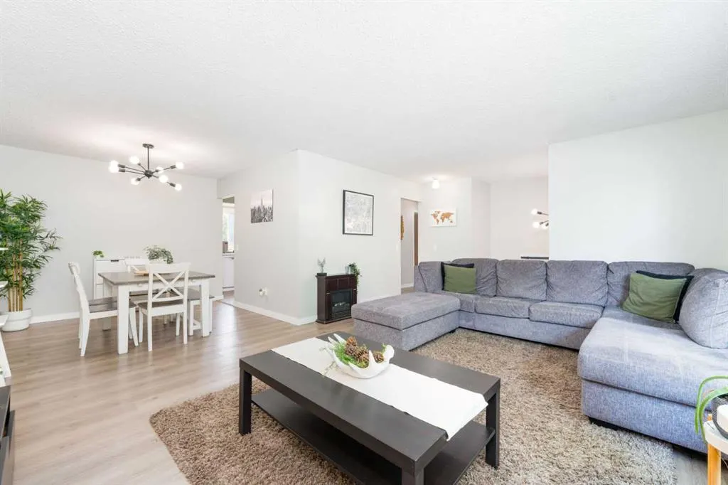 143 Manora Drive NE