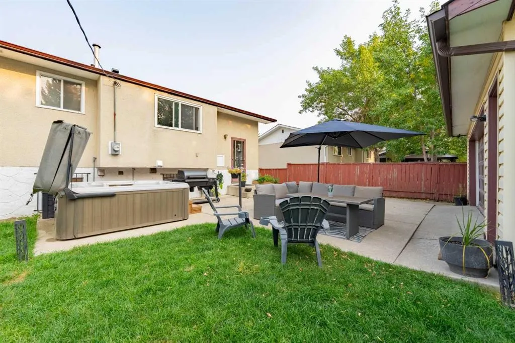143 Manora Drive NE