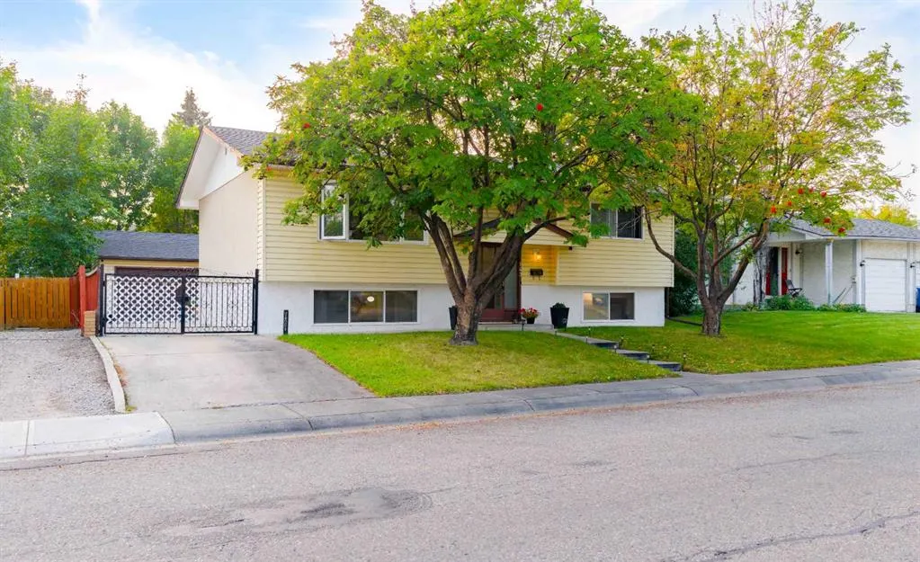 143 Manora Drive NE