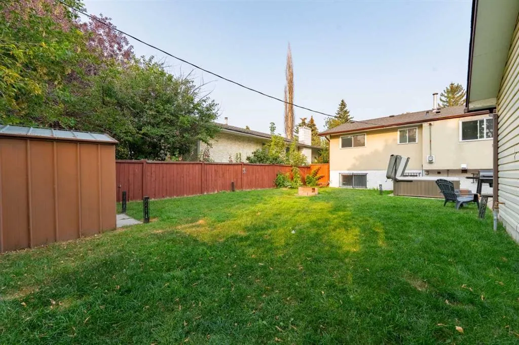 143 Manora Drive NE