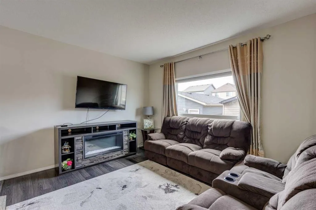 289 Skyview Ranch Boulevard NE