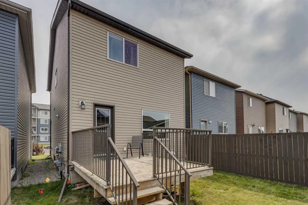 289 Skyview Ranch Boulevard NE