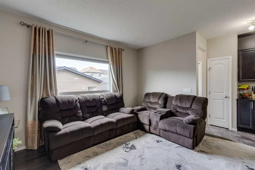 289 Skyview Ranch Boulevard NE