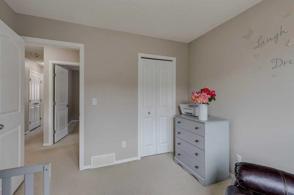 289 Skyview Ranch Boulevard NE