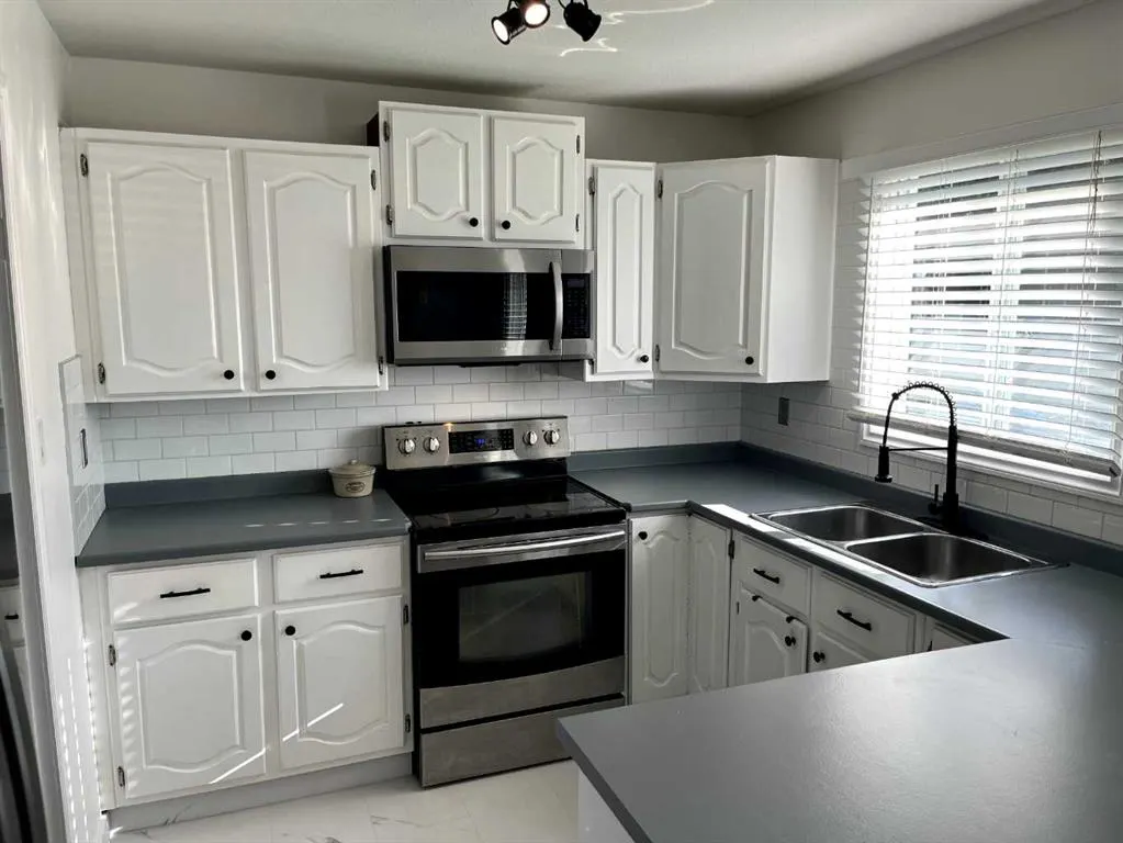 49 Corbitt Way SE