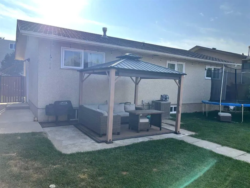 49 Corbitt Way SE