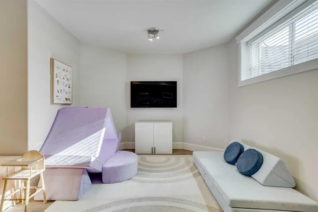 136 Falcon Drive