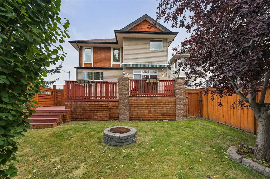 7 Crestmont Drive SW