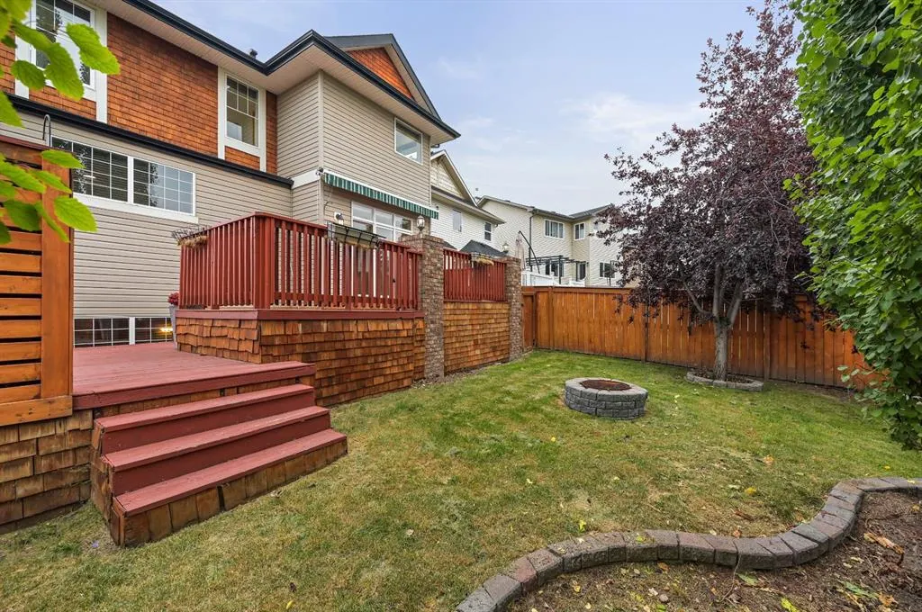 7 Crestmont Drive SW