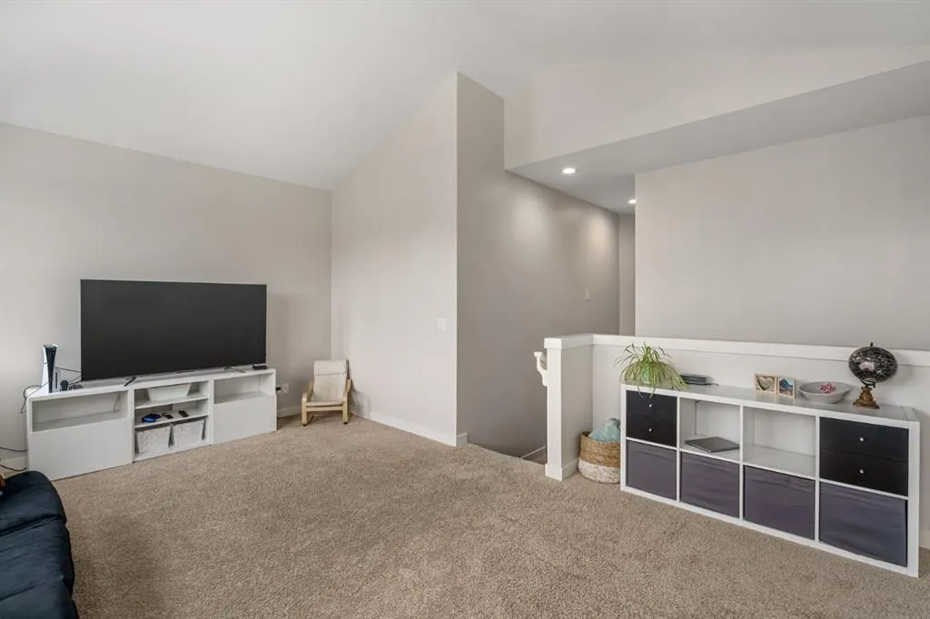53 Williamstown Green NW