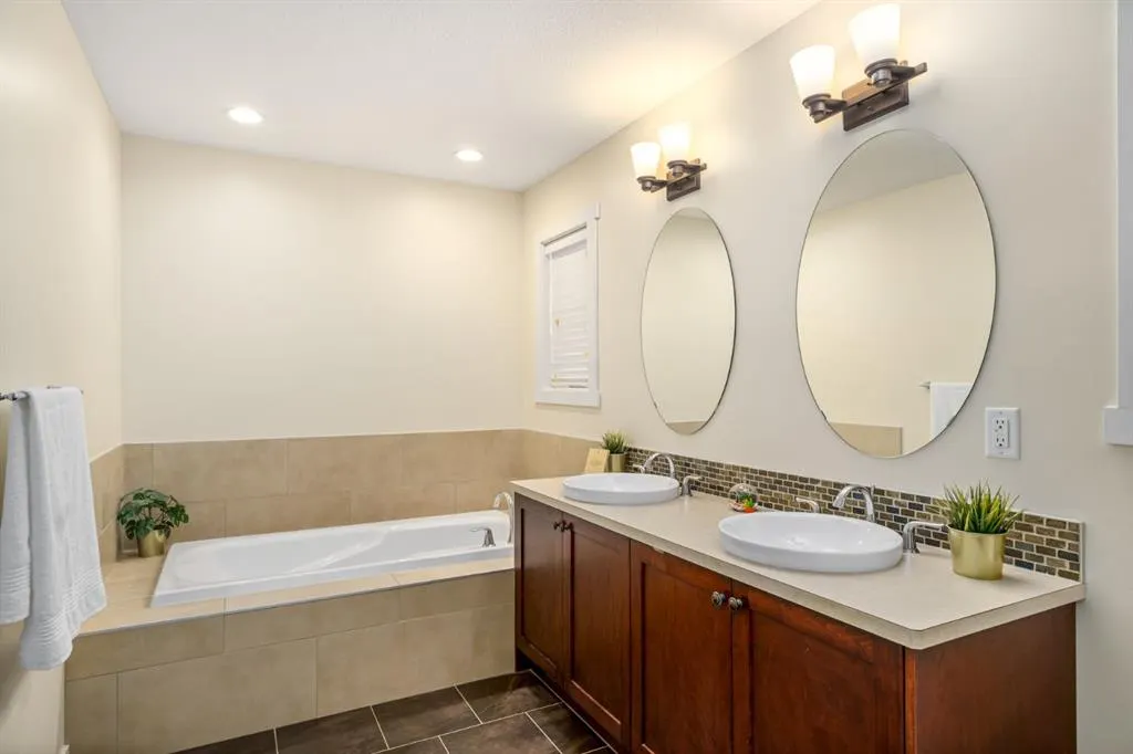 53 Williamstown Green NW