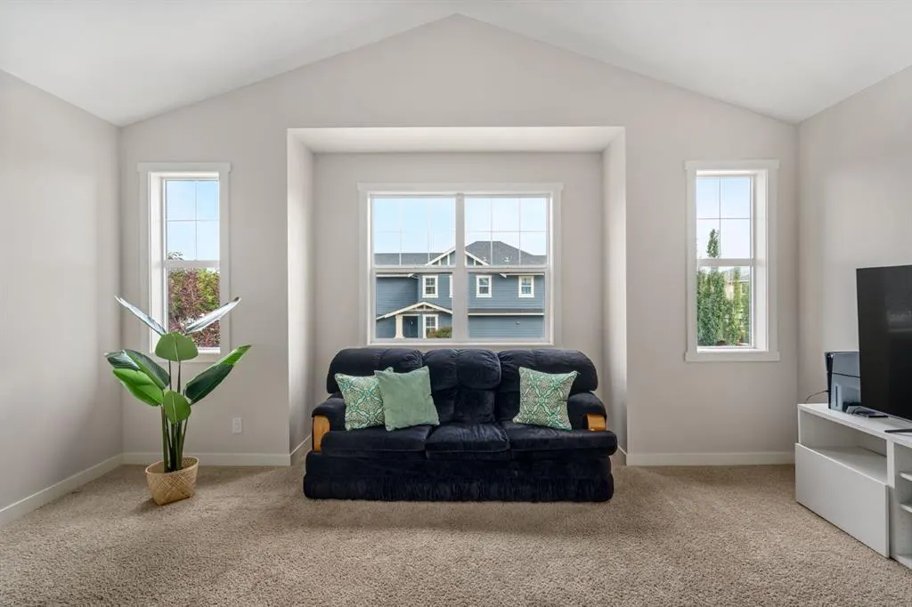 53 Williamstown Green NW