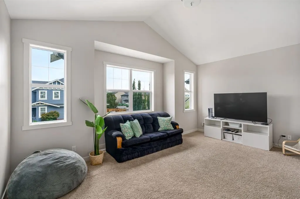 53 Williamstown Green NW