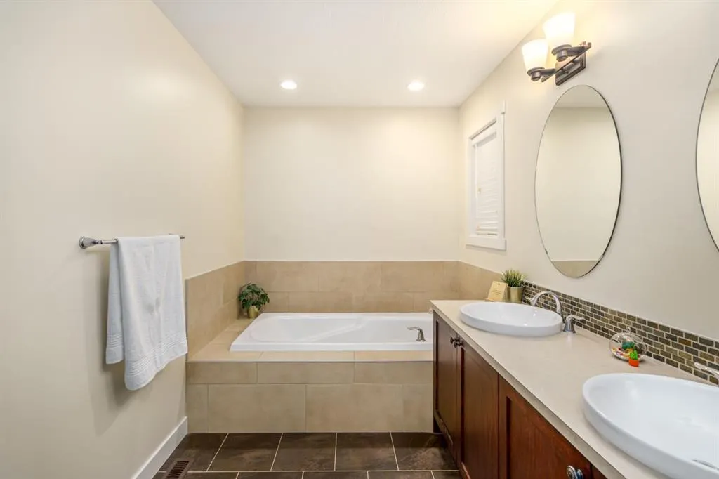 53 Williamstown Green NW