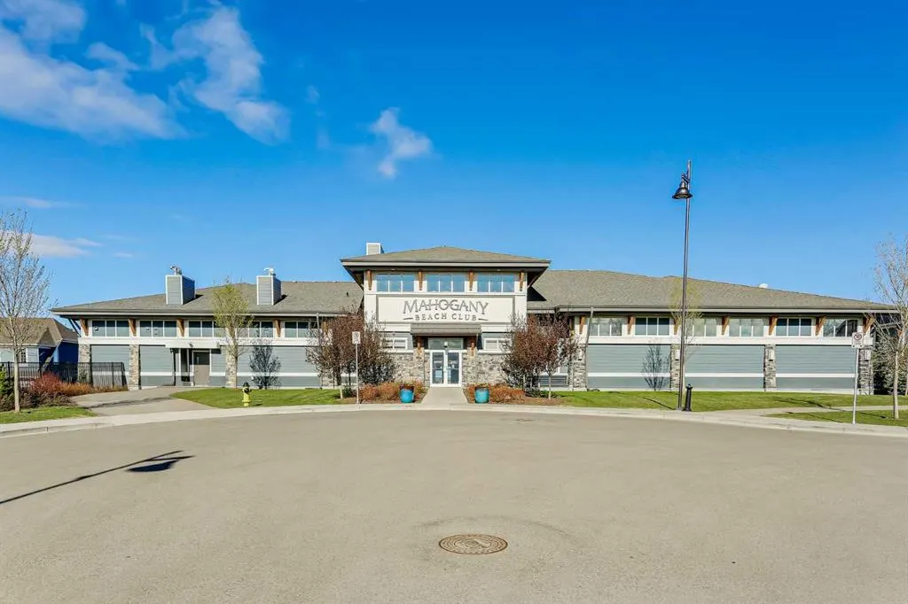 135 Mahogany Parade SE, #703