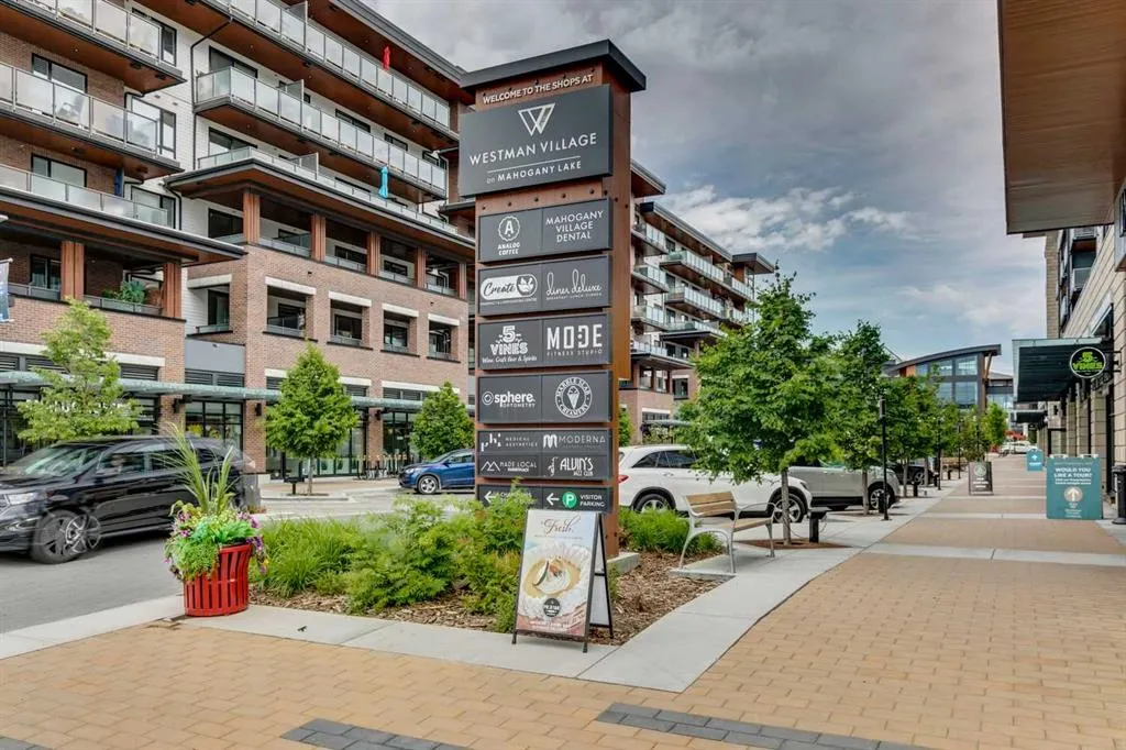 135 Mahogany Parade SE, #703