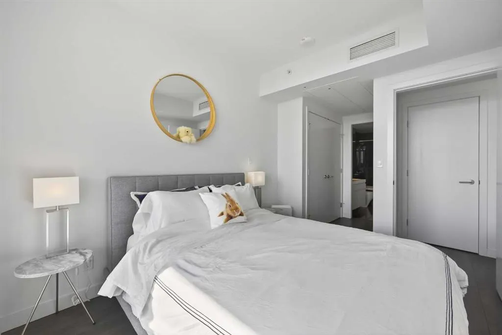 310 12 Avenue SW, #2405