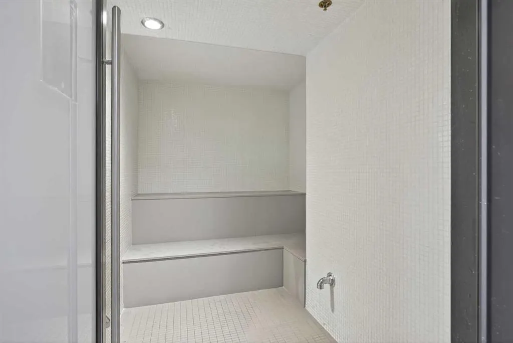 310 12 Avenue SW, #2405