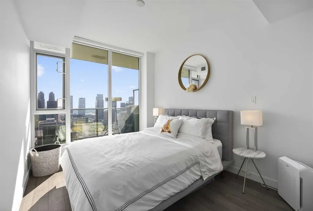310 12 Avenue SW, #2405