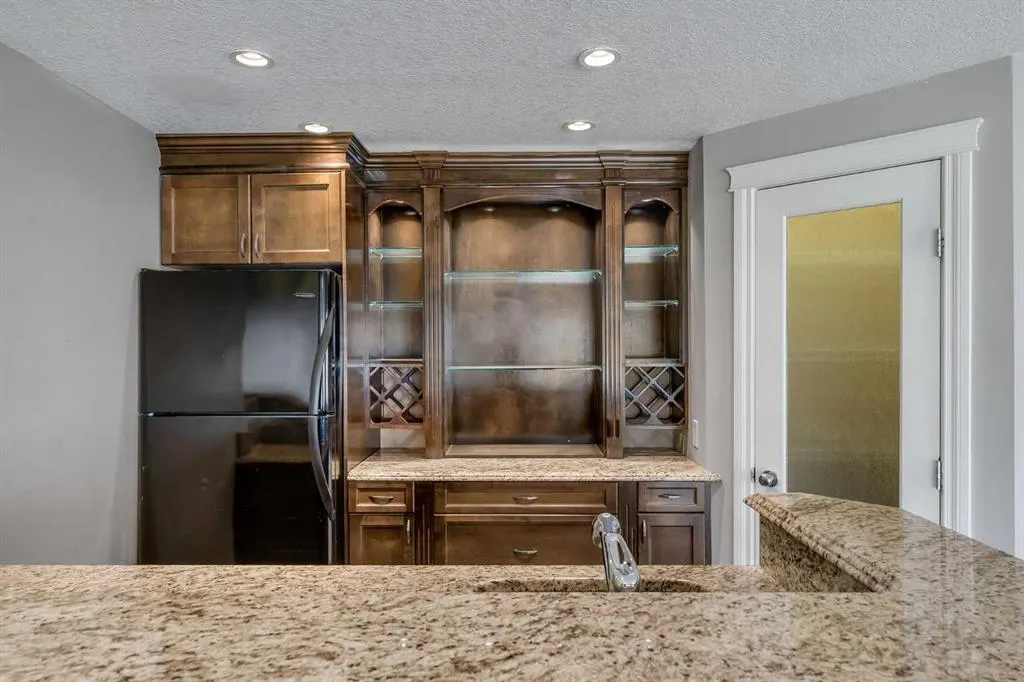 202 Coral Reef Manor NE