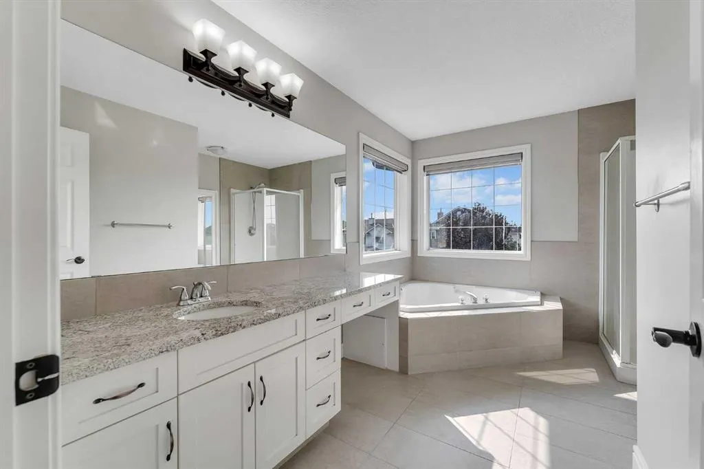 202 Coral Reef Manor NE