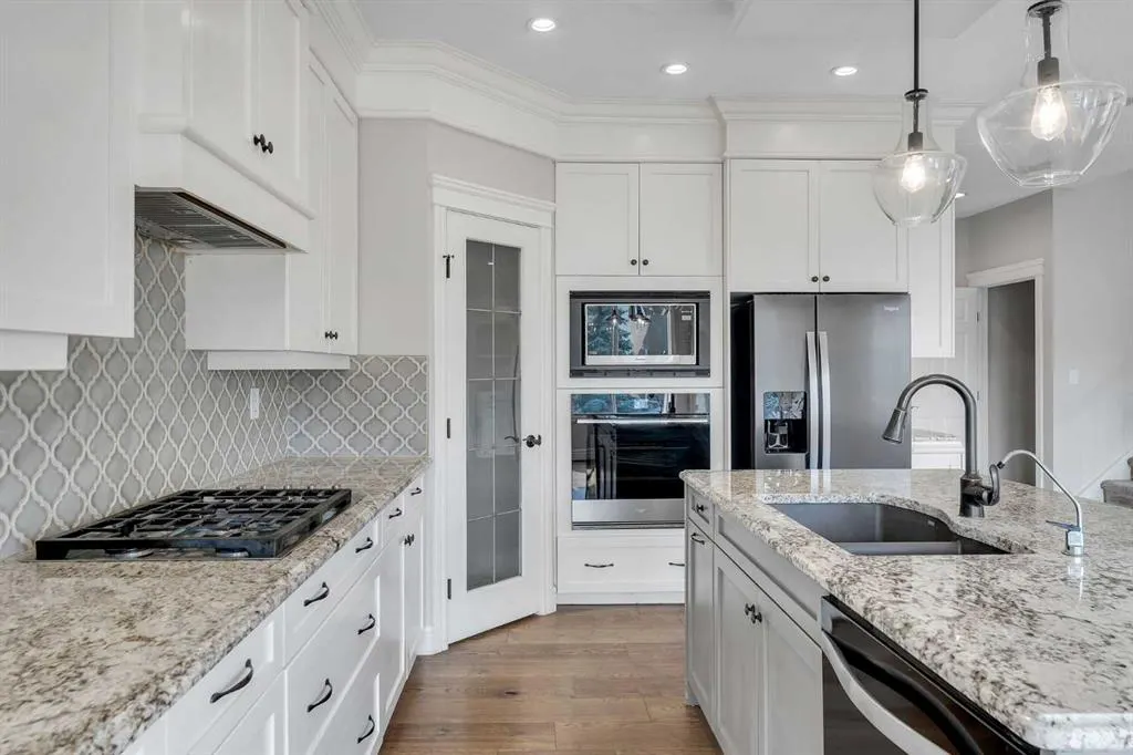 202 Coral Reef Manor NE