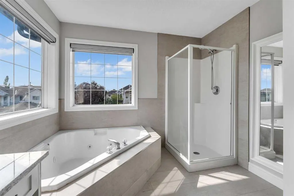 202 Coral Reef Manor NE