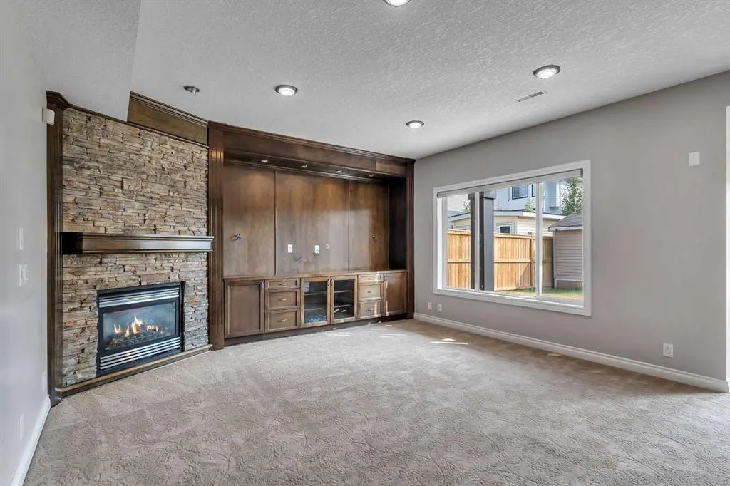 202 Coral Reef Manor NE